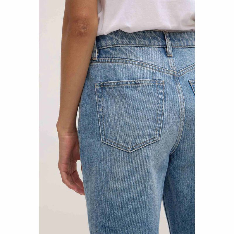 Assembly Label Womens Classic Straight Leg Jean image number 2